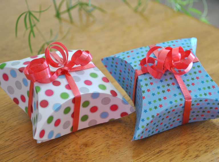How to make a Pillow Gift box with free template