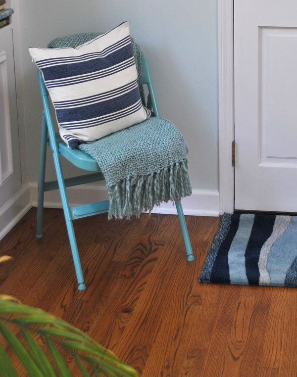 rug-throw-pillow