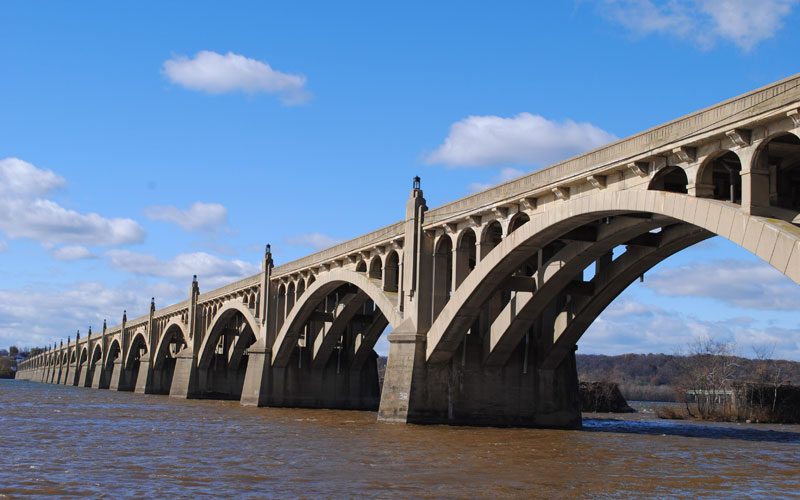 Veterans-Memorial bridge columbia wrightsville