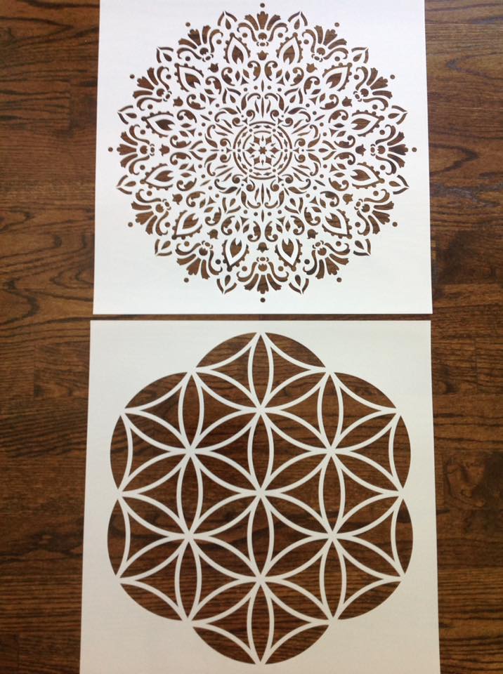 A geometric stencil: 4 looks