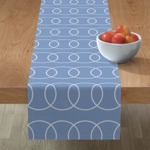 blue circle table runner