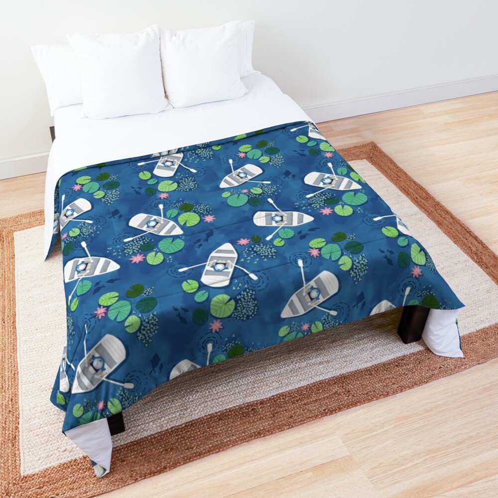 boating on a lake comforter